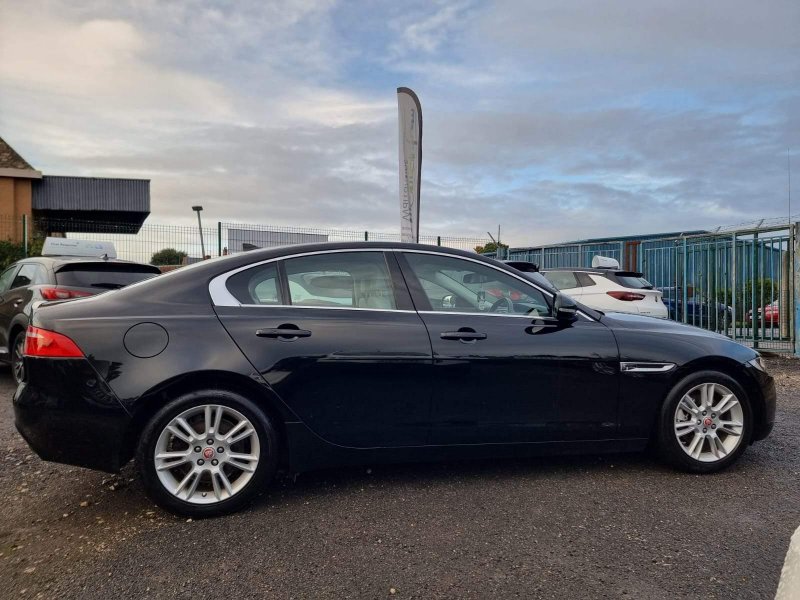 JAGUAR XE