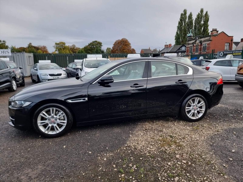 JAGUAR XE