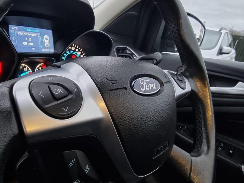 FORD KUGA