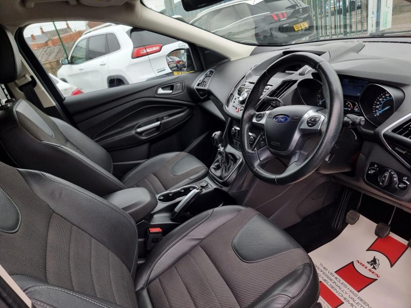 FORD KUGA