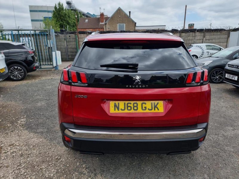 PEUGEOT 3008